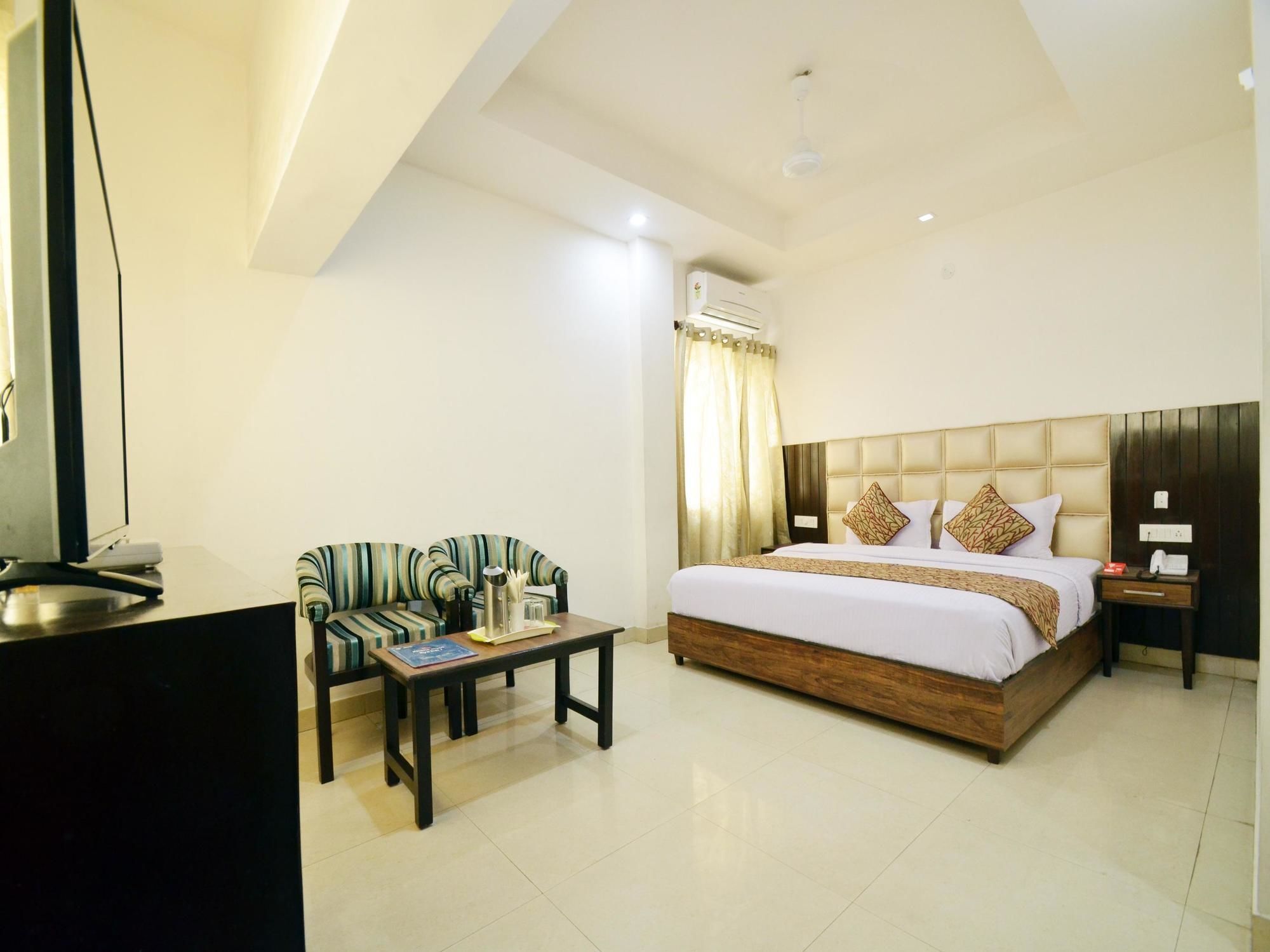Oyo 5263 R C Regency Amritsar